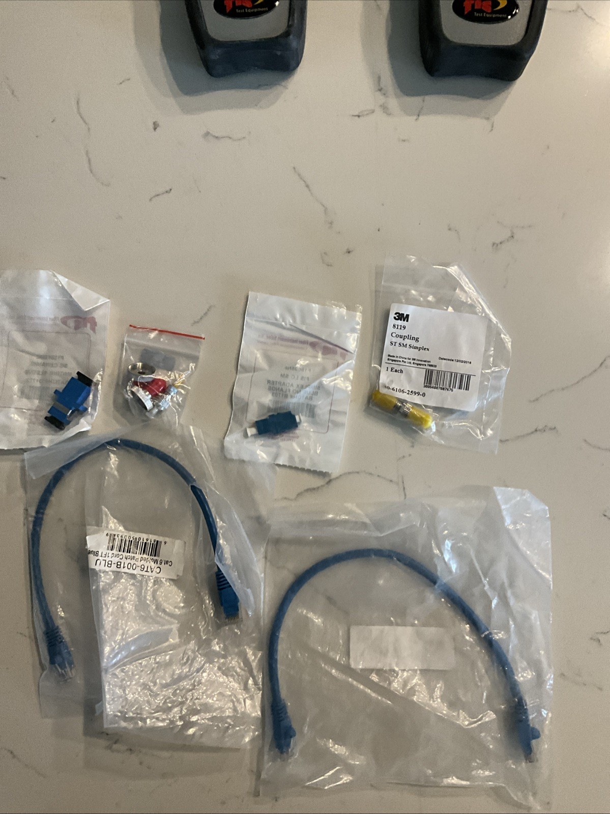FIS Optical Light Source E-series with case and replacement cables