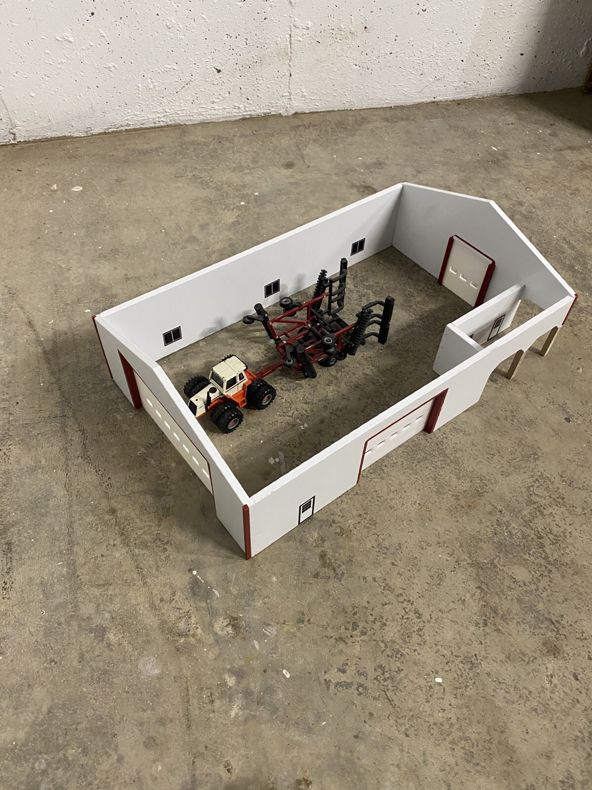 1/64 Toy Farm Barn
