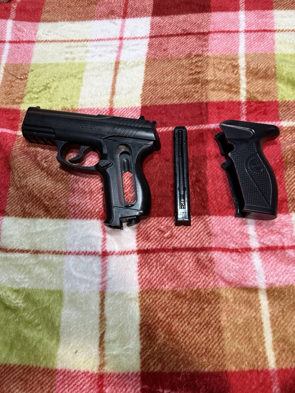 Crosman P10KT Phantom .177 Caliber Co2 Semi Auto BB Air Pistol Kit
