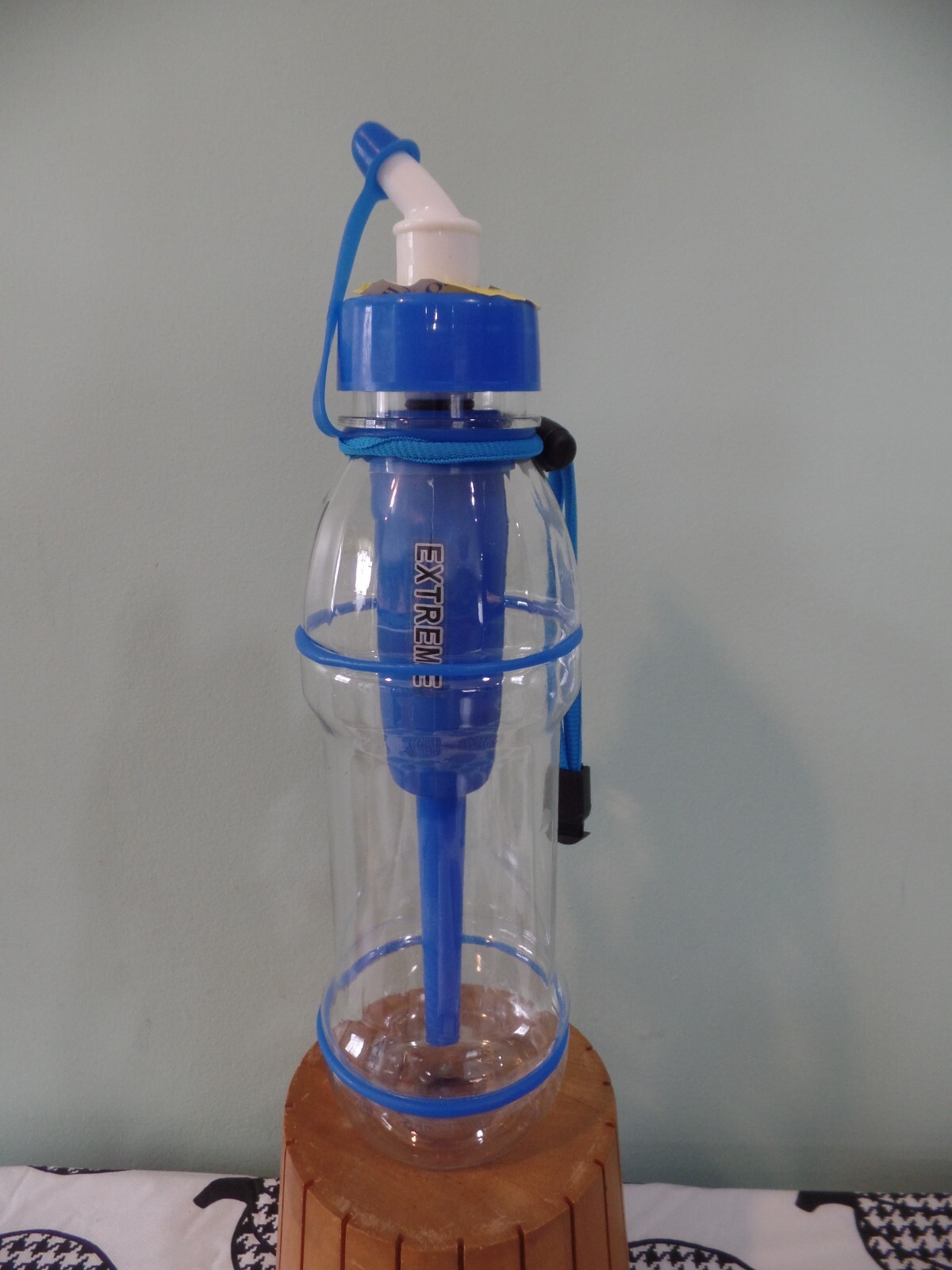NOS SEYCHELLE EXTREME WATER FILTRATION SPORTS BOTTLE, CLEAR & BLUE