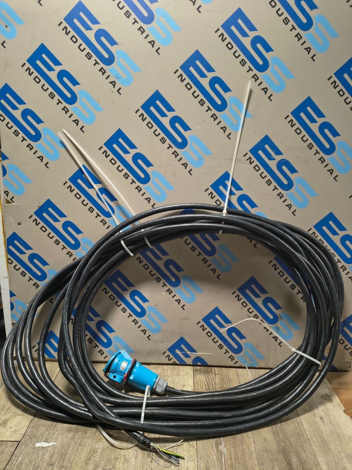 BELDEN VFD CABLE W/SIGNAL 29510 1000V MOTOR SUPPLY CABLE W/ MELTRIC DSN30