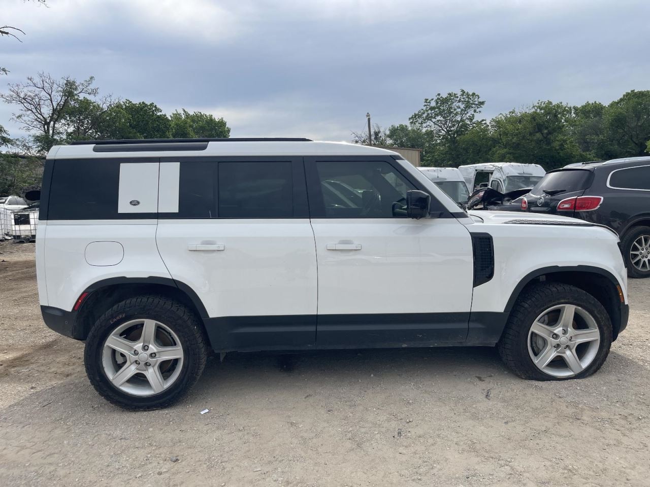 Camera/Projector Camera Front Bumper Mounted Fits 20-23 DEFENDER 1022467
