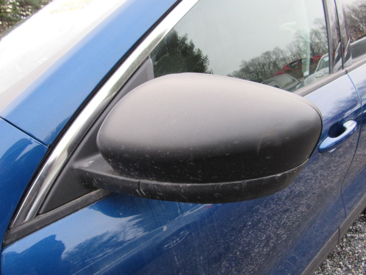ESCAPE 2022 Glove Box 1017118