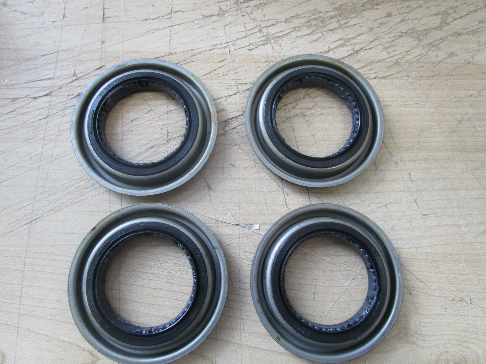 4 GENUINE FORD Torque Converter OIL Seals 9L8P-7A248-BB National 711022 5180262