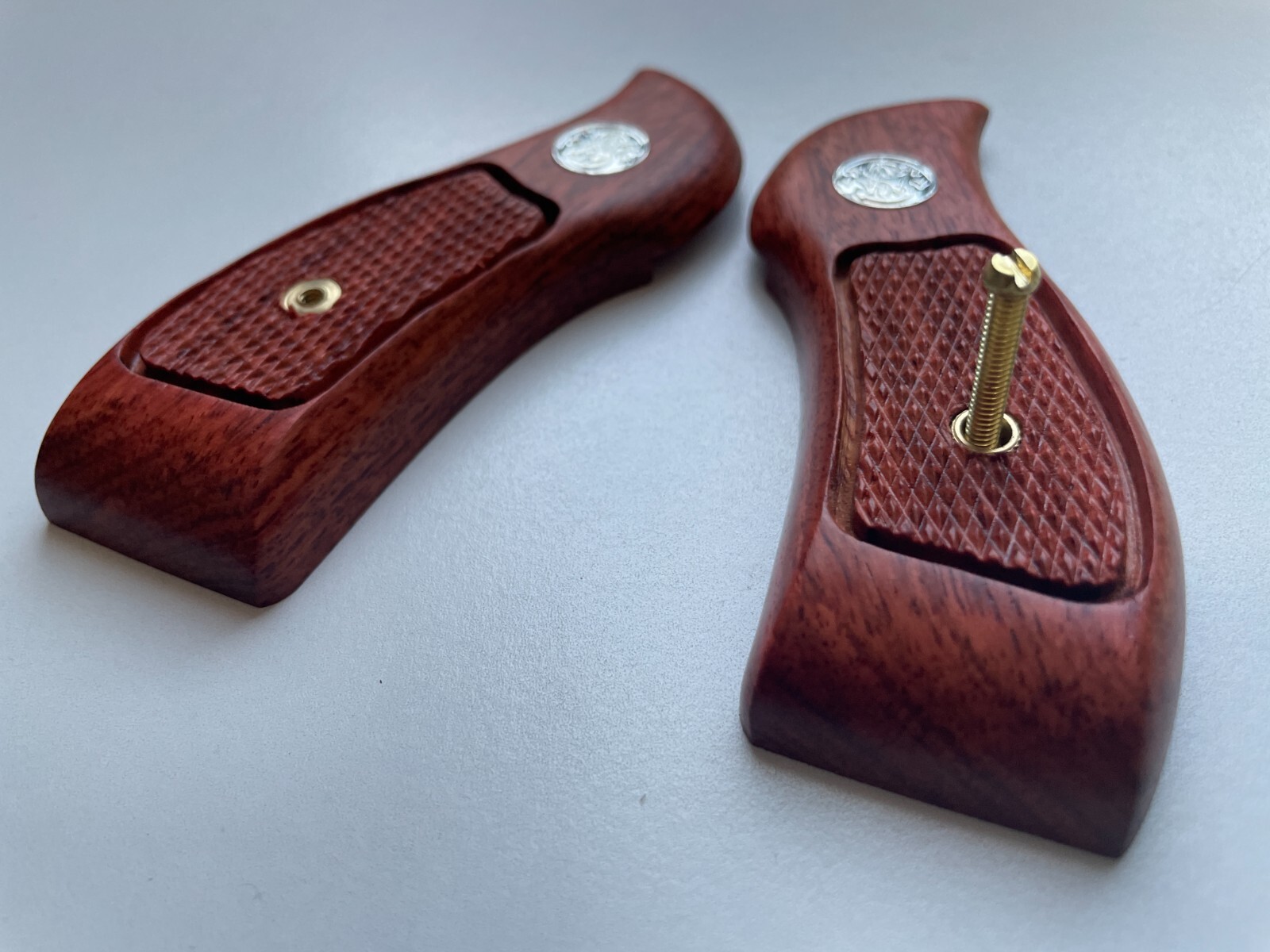 Wood Decorative Grip for S&W N FRAME ROUND BUTT Revolver classic panel pattern03