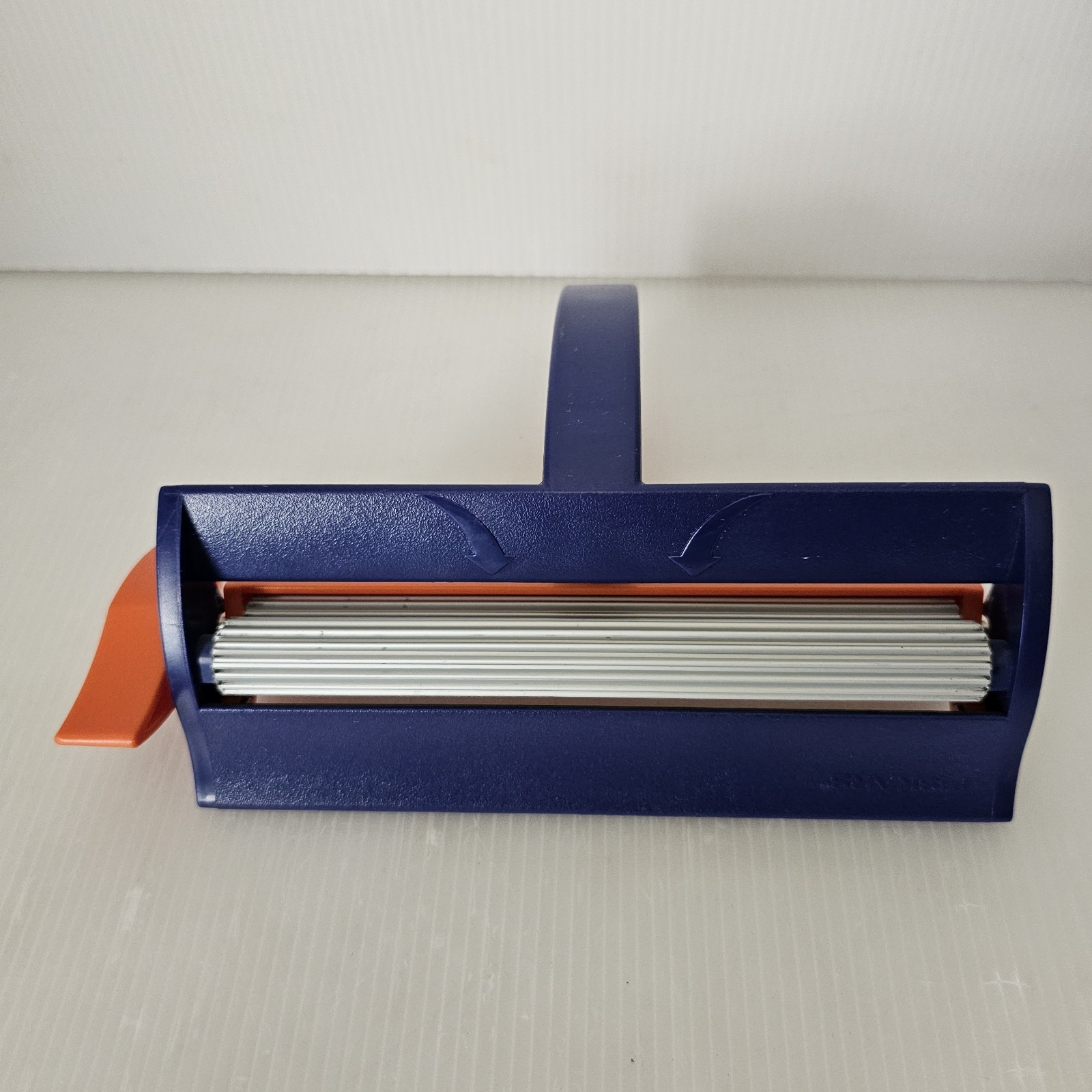 Fiskars Straight Edge Paper Crimper Tool 6.5" Corrugated Roller