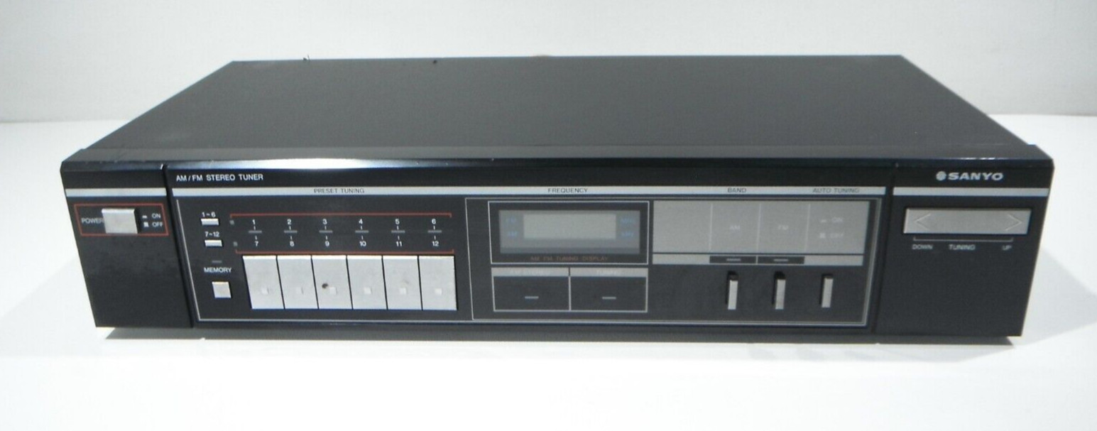 Sanyo AM/FM STEREO Tuner Model  JT660
