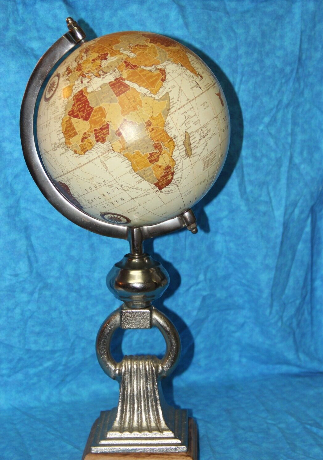 Decorative Table  Globe Rotate/Spin/Turning Earth   ~ NOT USE FOR Education