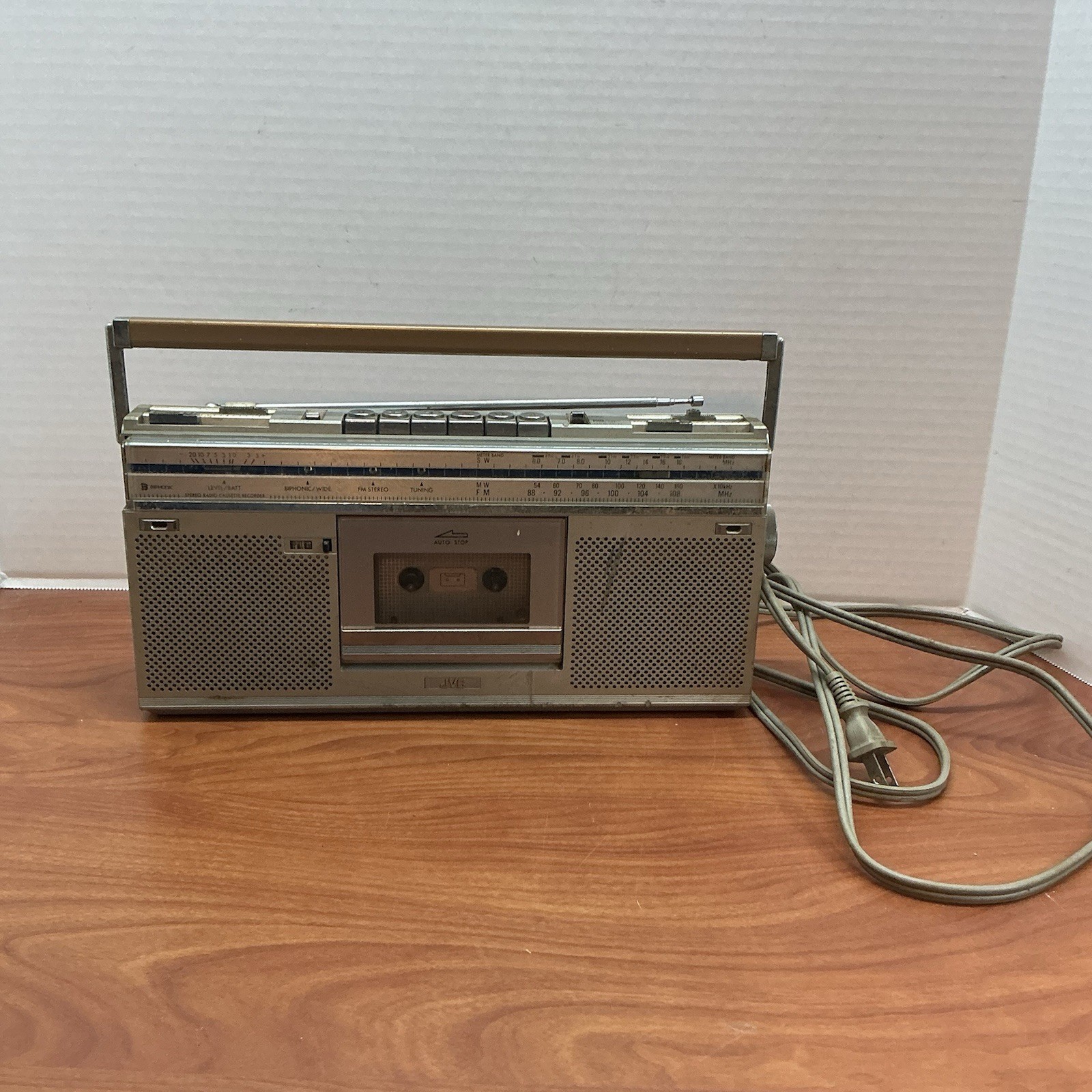 JVC RC-S5JW BIPHONIC Stereo With AC Adapter Pack  FM AM Works READ DESCRIPTION