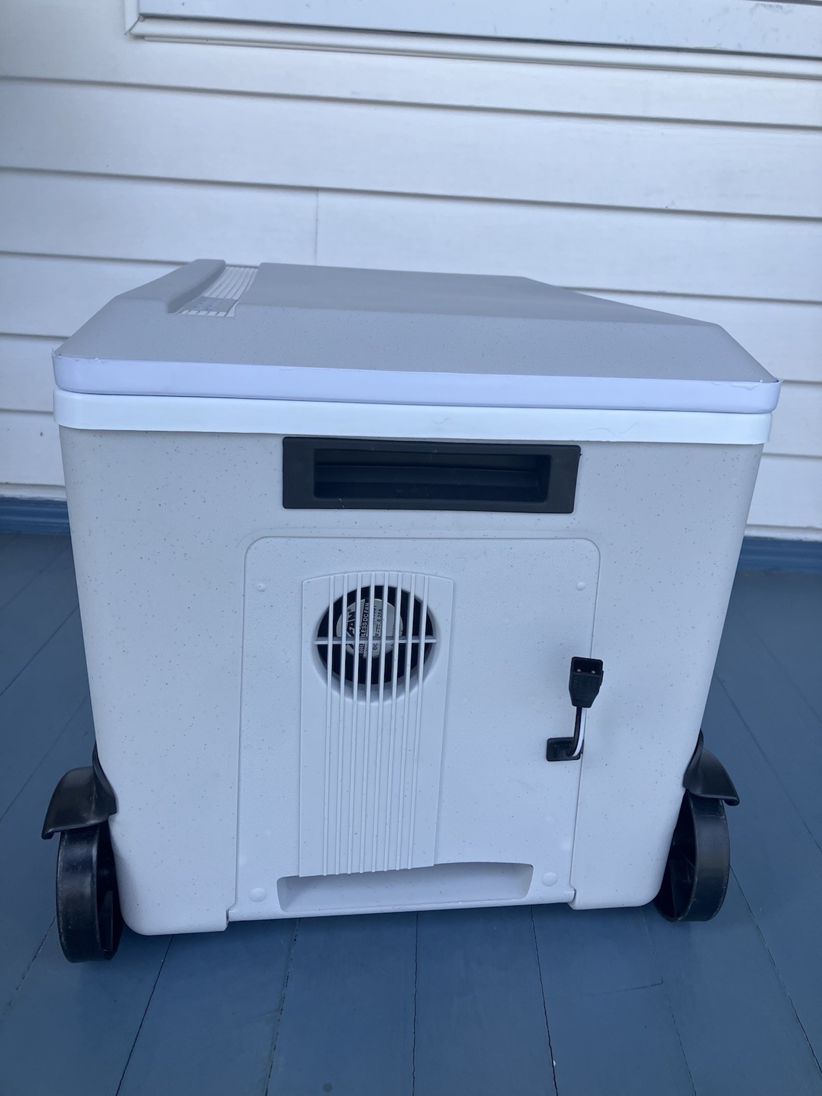 Koolatron 12V Electric Cooler / Warmer 36 Qt Opened Box New