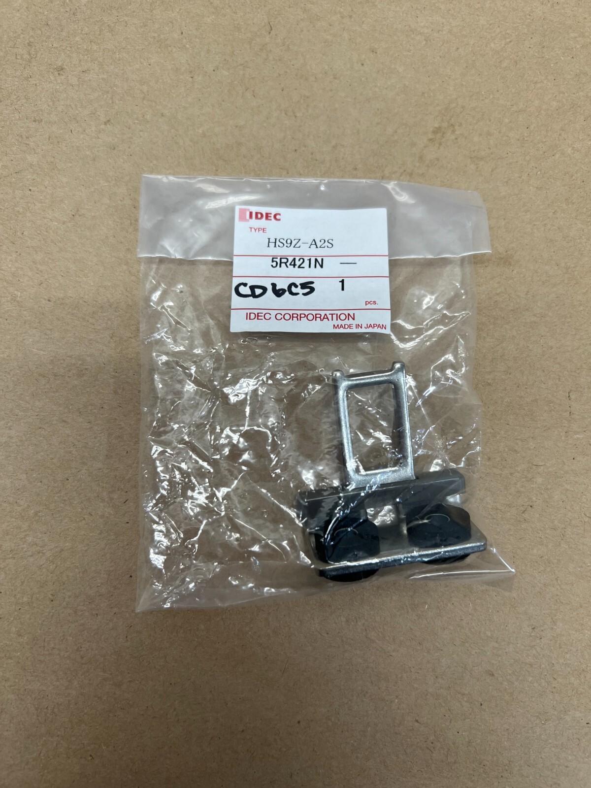 IDEC HS9Z-A2S Safety Switch Actuator