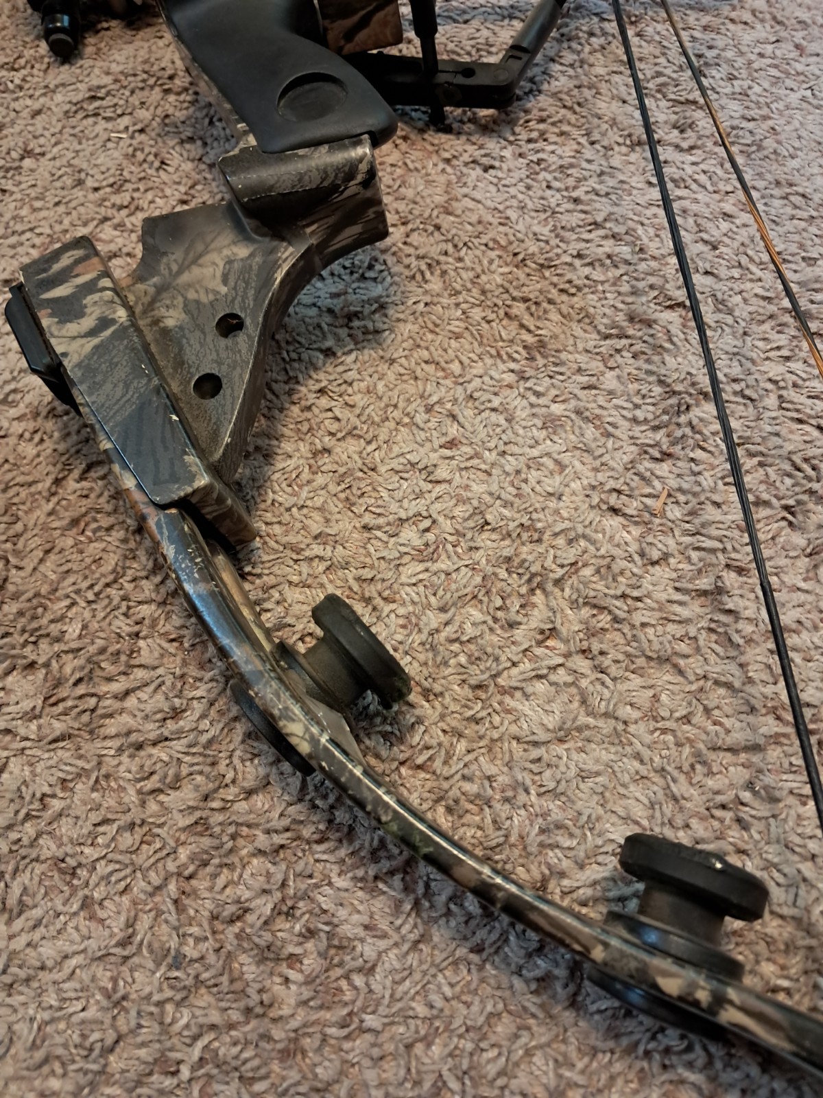 Golden Eagle SplitFire Right Hand Compound Bow 90lb / 29" Draw Length