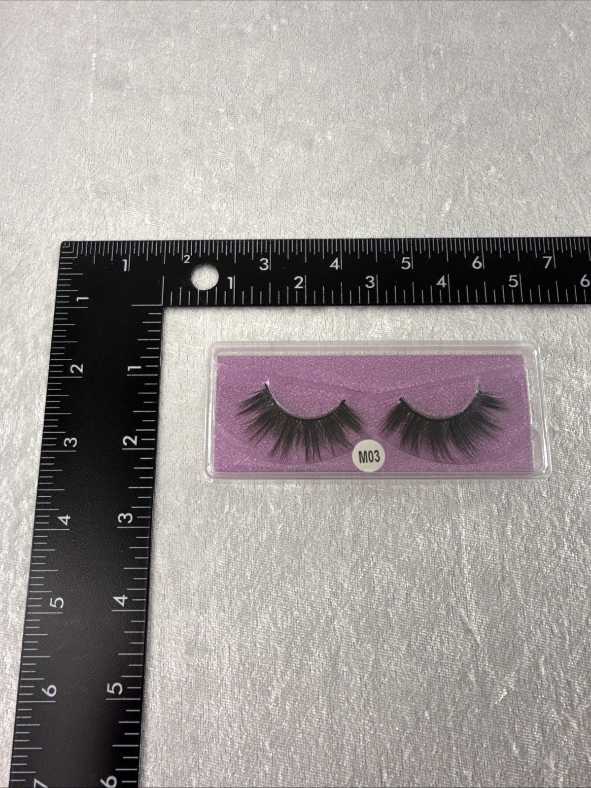 false eyelashes #M03
