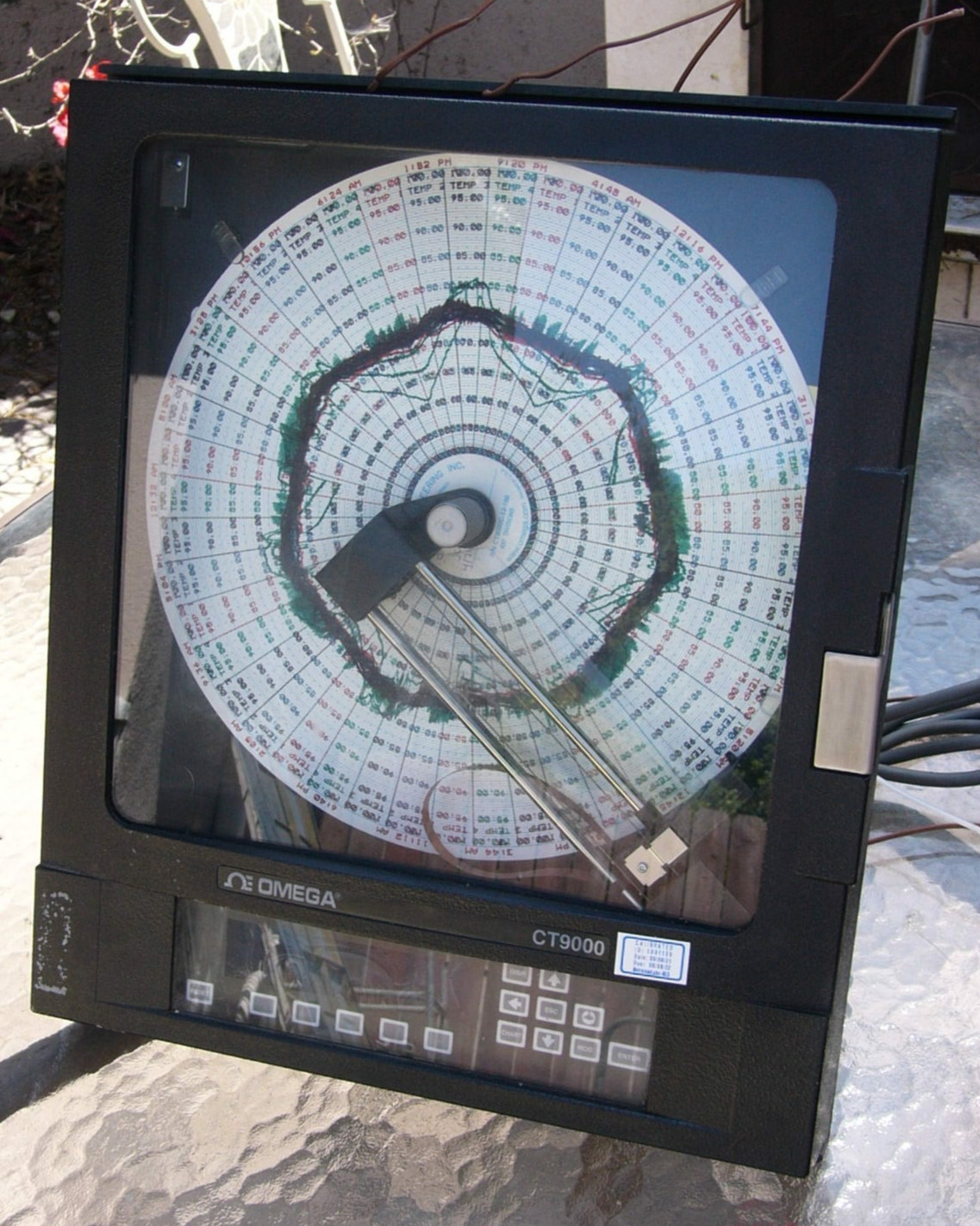 Omega CT9000 Series Circular Chart Recorder w Manual