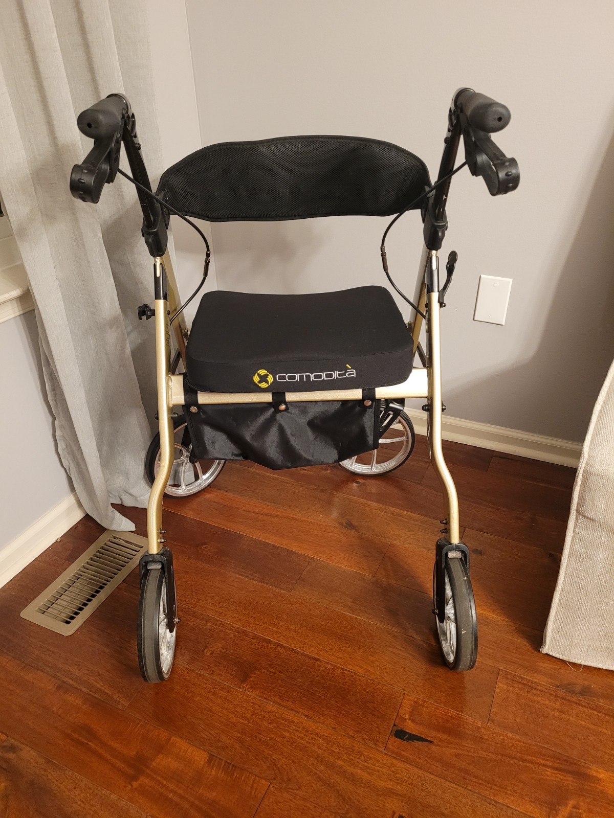 Comodità Uno Classic Rollator Walker with Seat