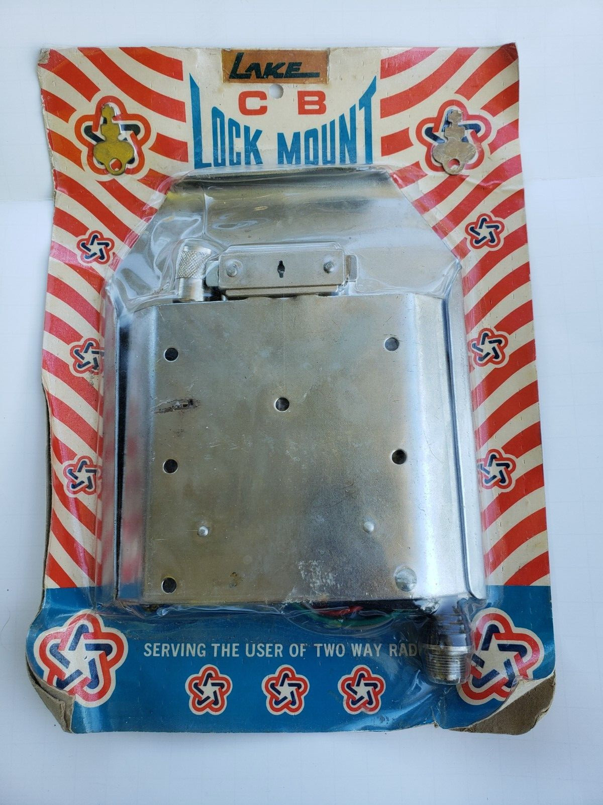 RARE Lake CB Radio Lock Mount with 2 Keys, New old stock