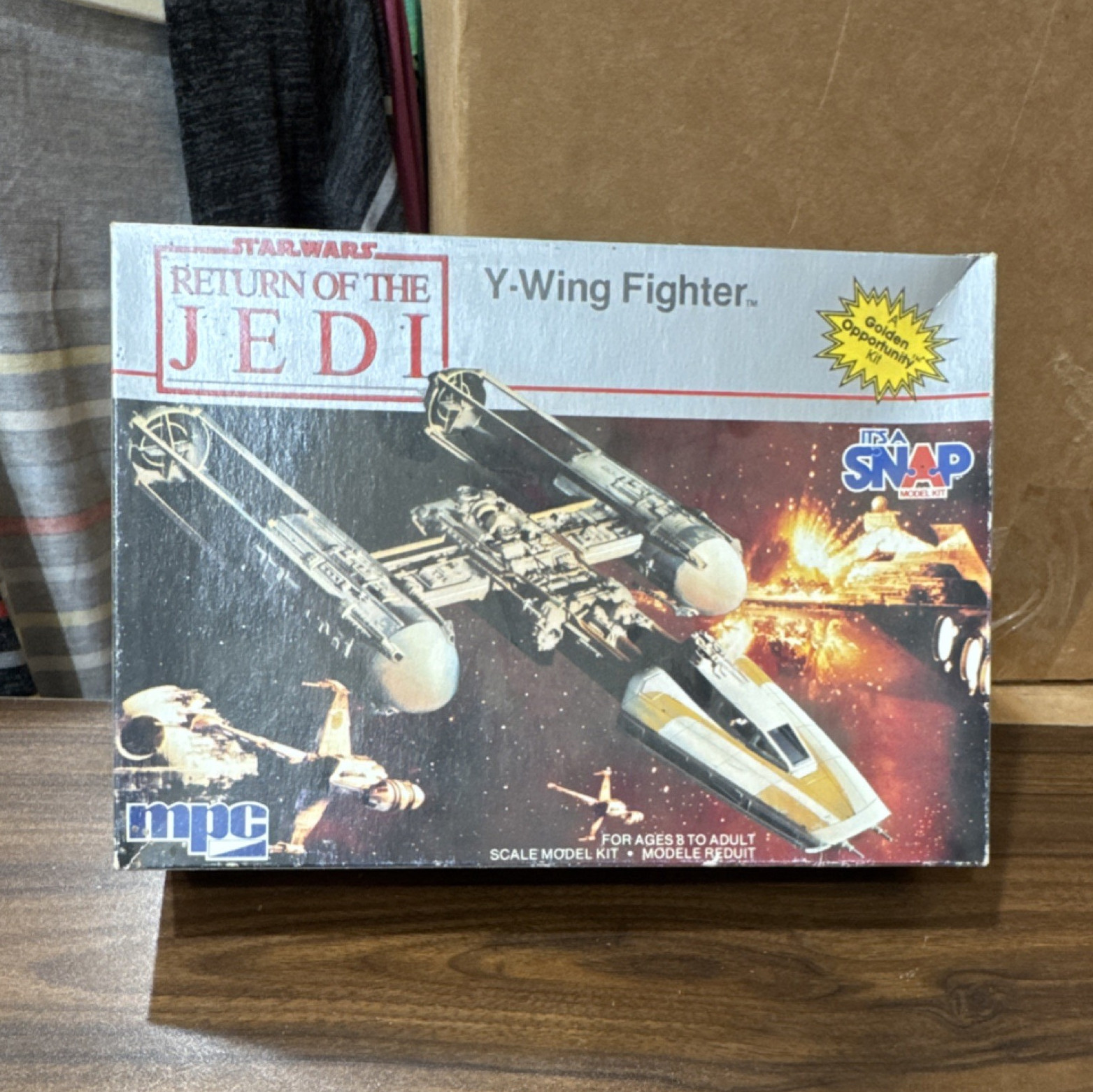 MPC Star Wars Y-Wing Fighter Model Kit White Plastic Science Fiction 1-1975