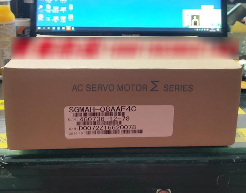 1pcs NEW in Box Yaskawa SGMAH-08AAF4C Servo Motor