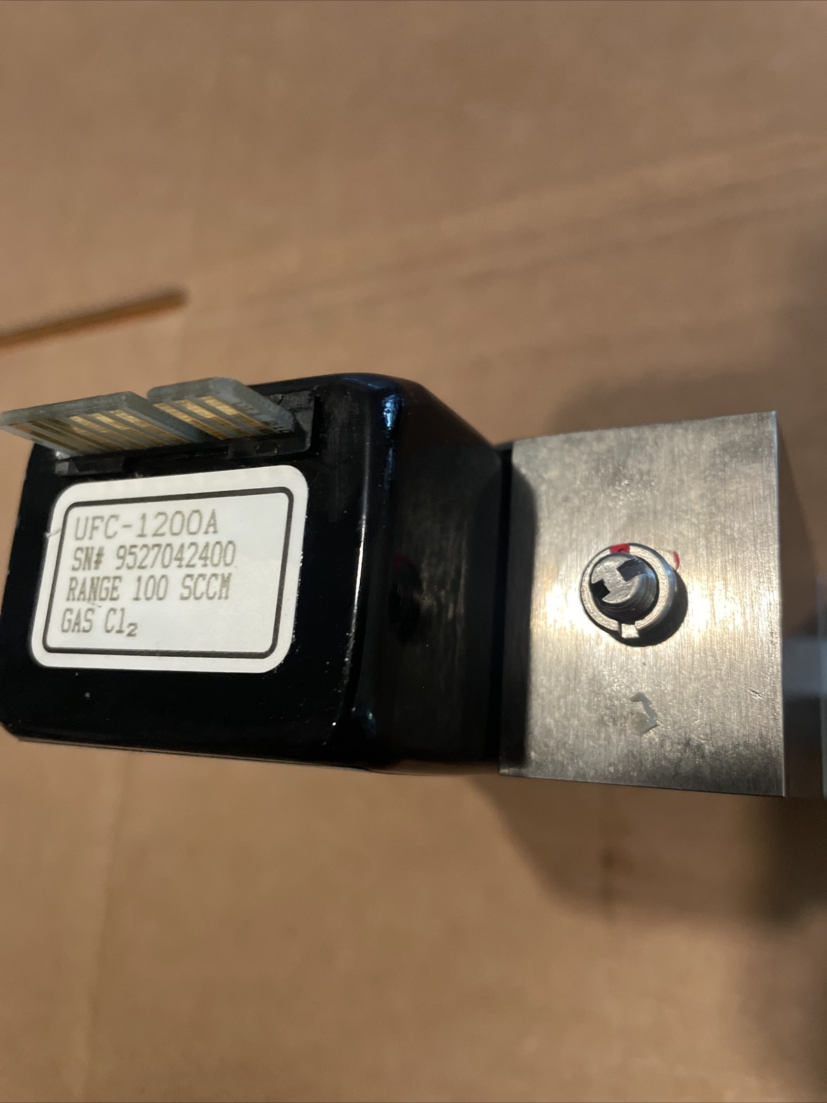 Unit UFC-1200A Mass Flow Controller, Gas C12 CI2 Range 100 SCCM Used A11