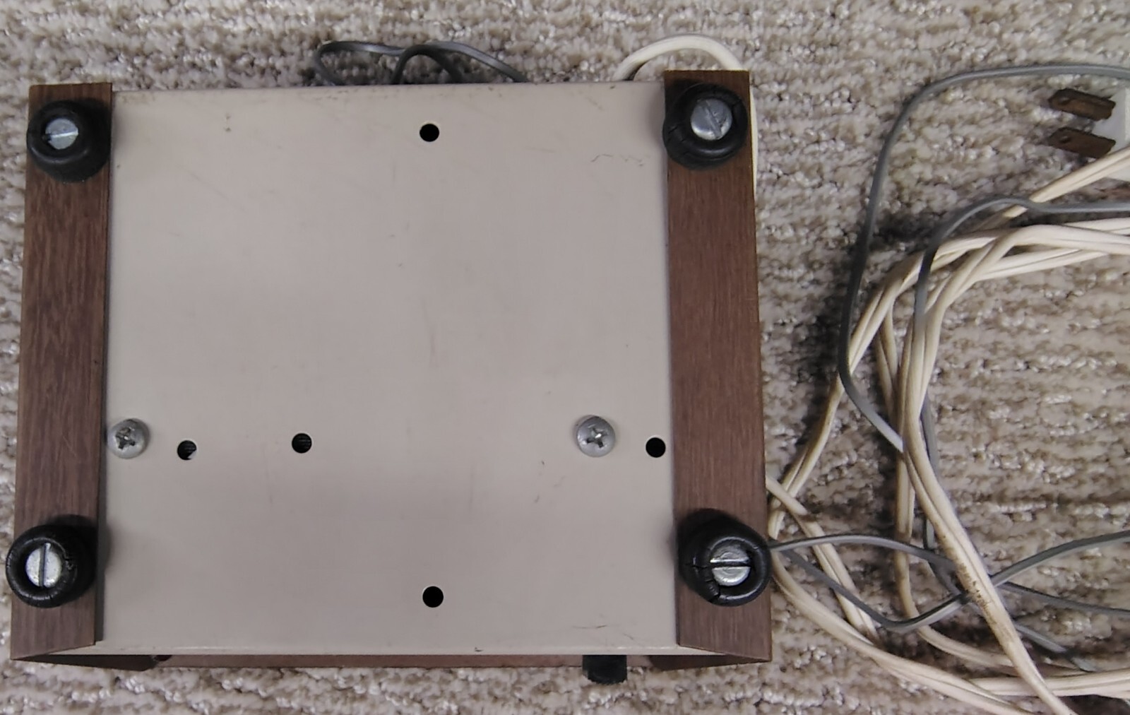 🗽POWER SUPPLY MODEL NO. 123Z 13.8V-3A
