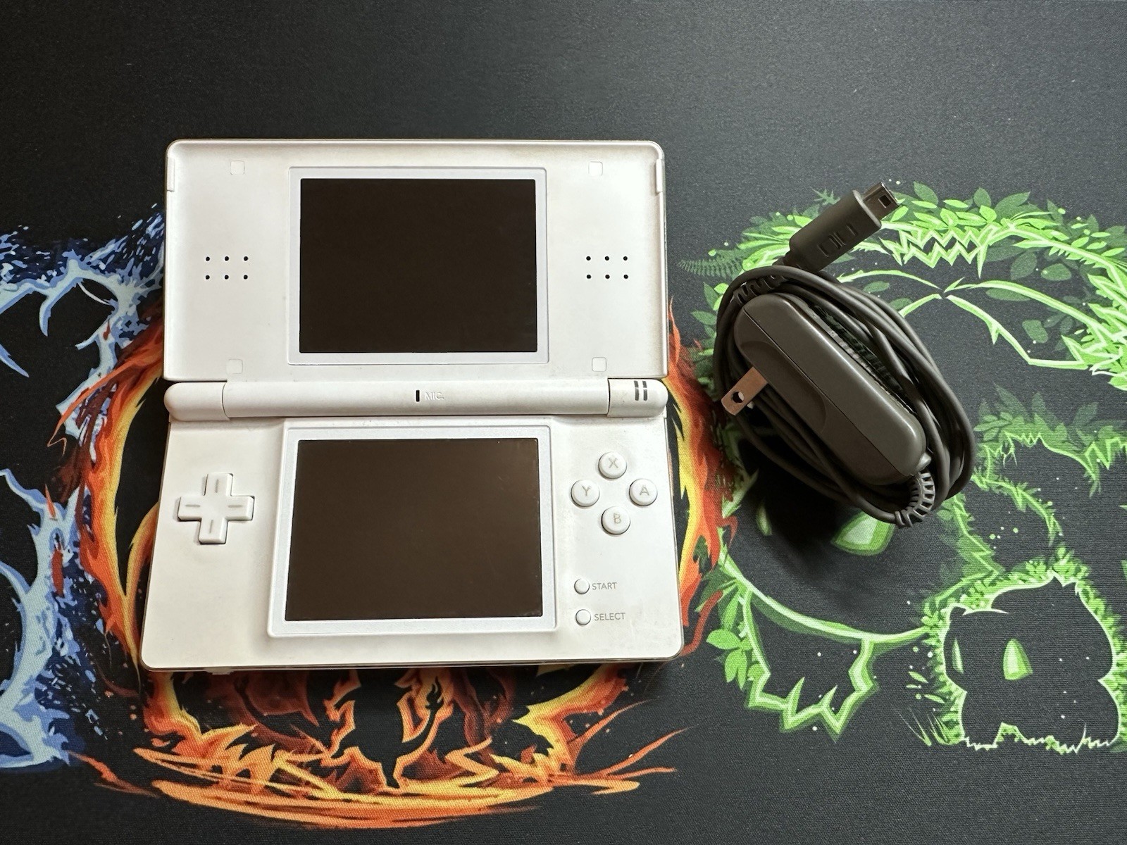 Nintendo DS Lite White Handheld Console with Charger, Wi-Fi, Touch Screen