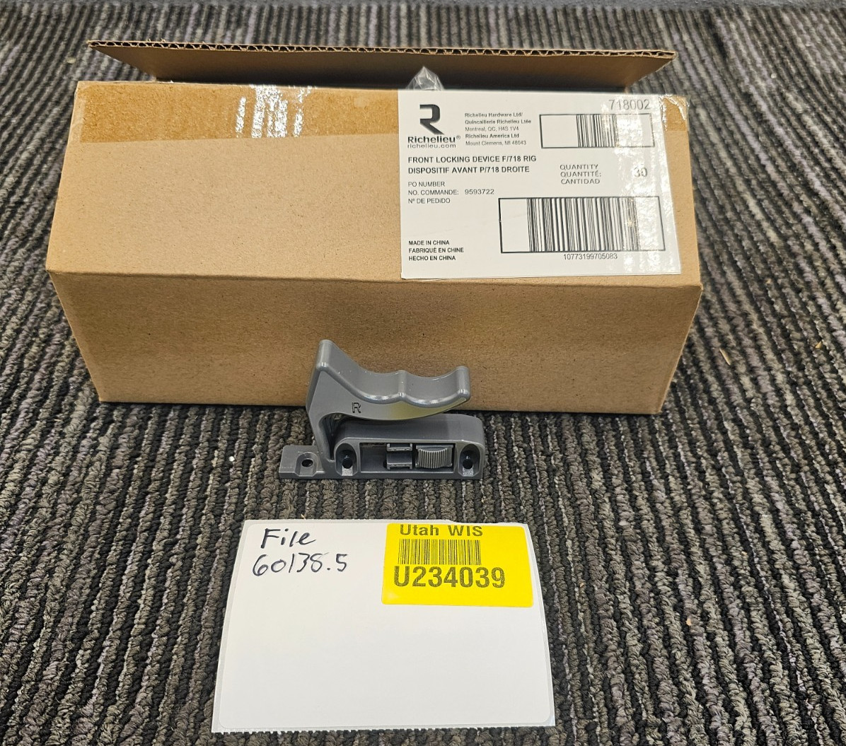 (QTY 30) Richelieu 718002 Front Locking Device for 314F Slide