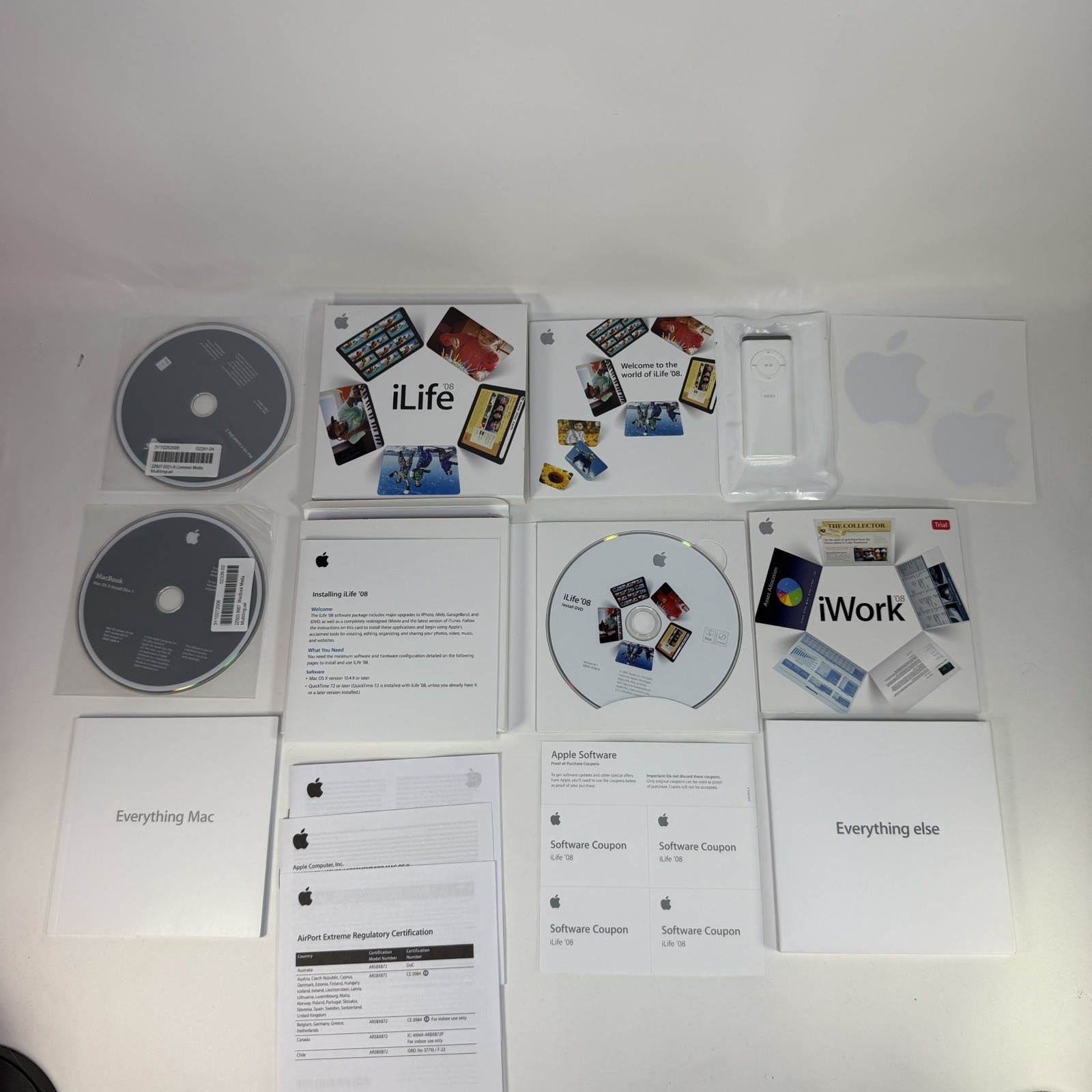 Apple iLife '08 & iWork '08 Trial MacBook discs and accessories