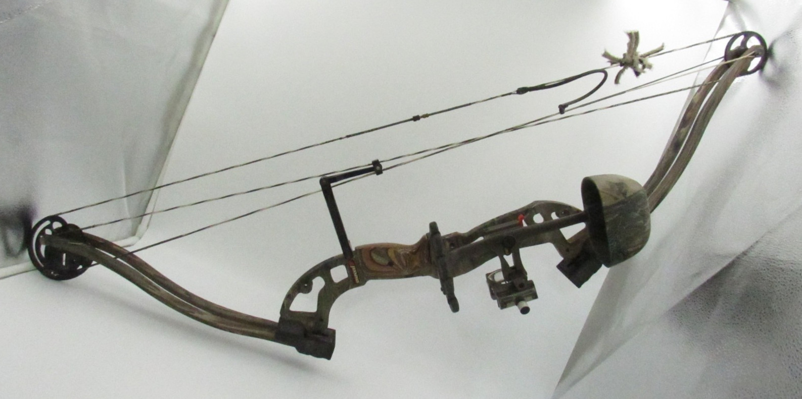 Jennings Buckmaster Compound Bow 70lb Draw Weight 32" draw Apex Lighted Sight