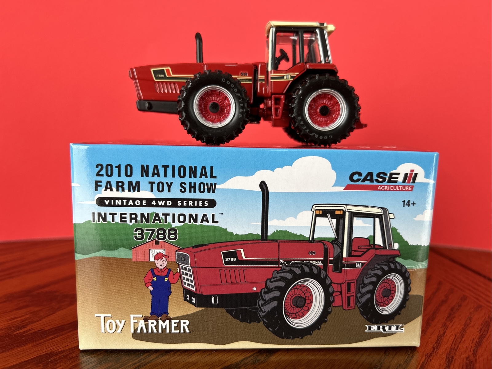 2010 National Farm Toy Show VINTAGE 4WD SERIES INTERNATIONAL 3788