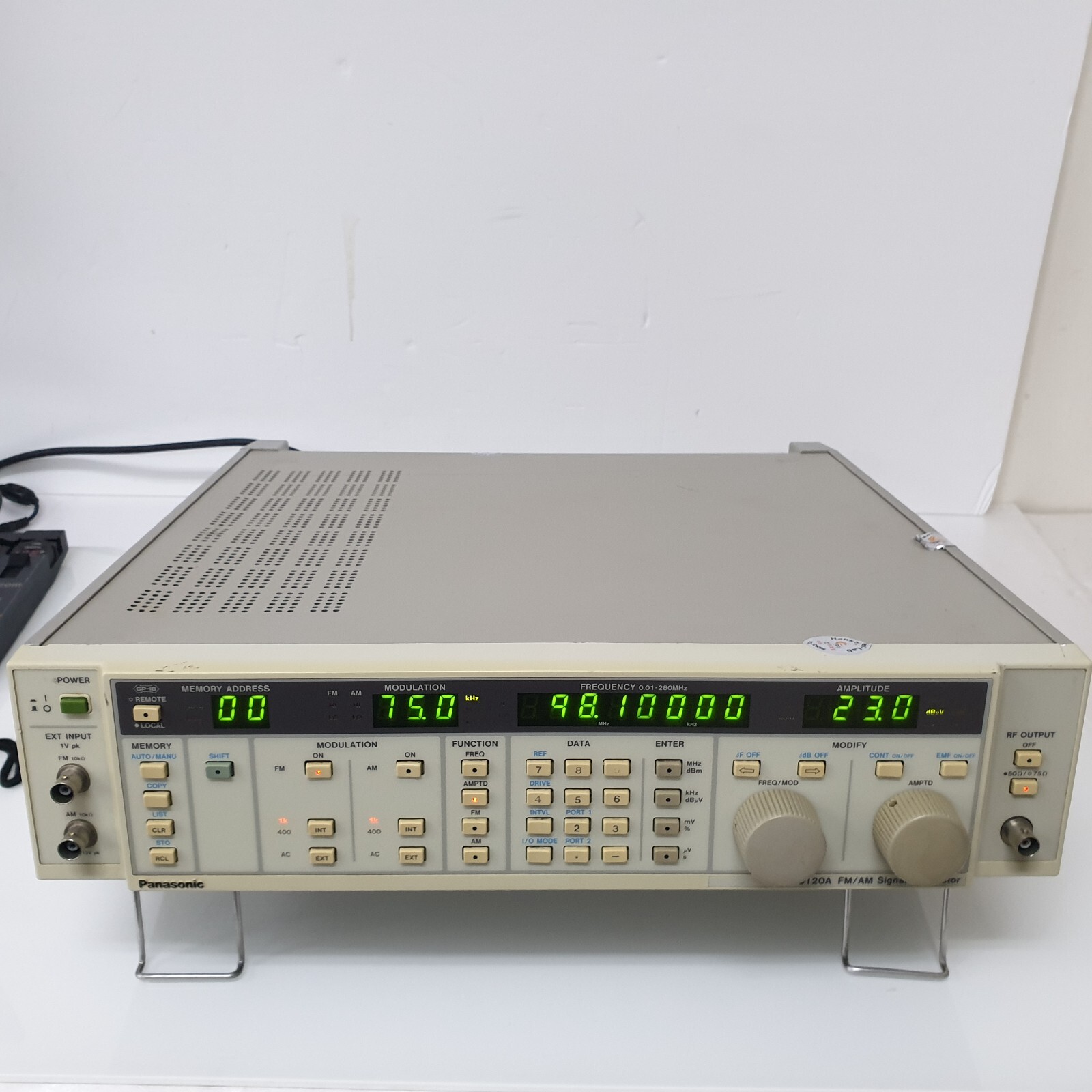 Panasonic FM-AM Signal Generator VP-8120A, 10KHz to 280MHz  w/ GPIB Interface
