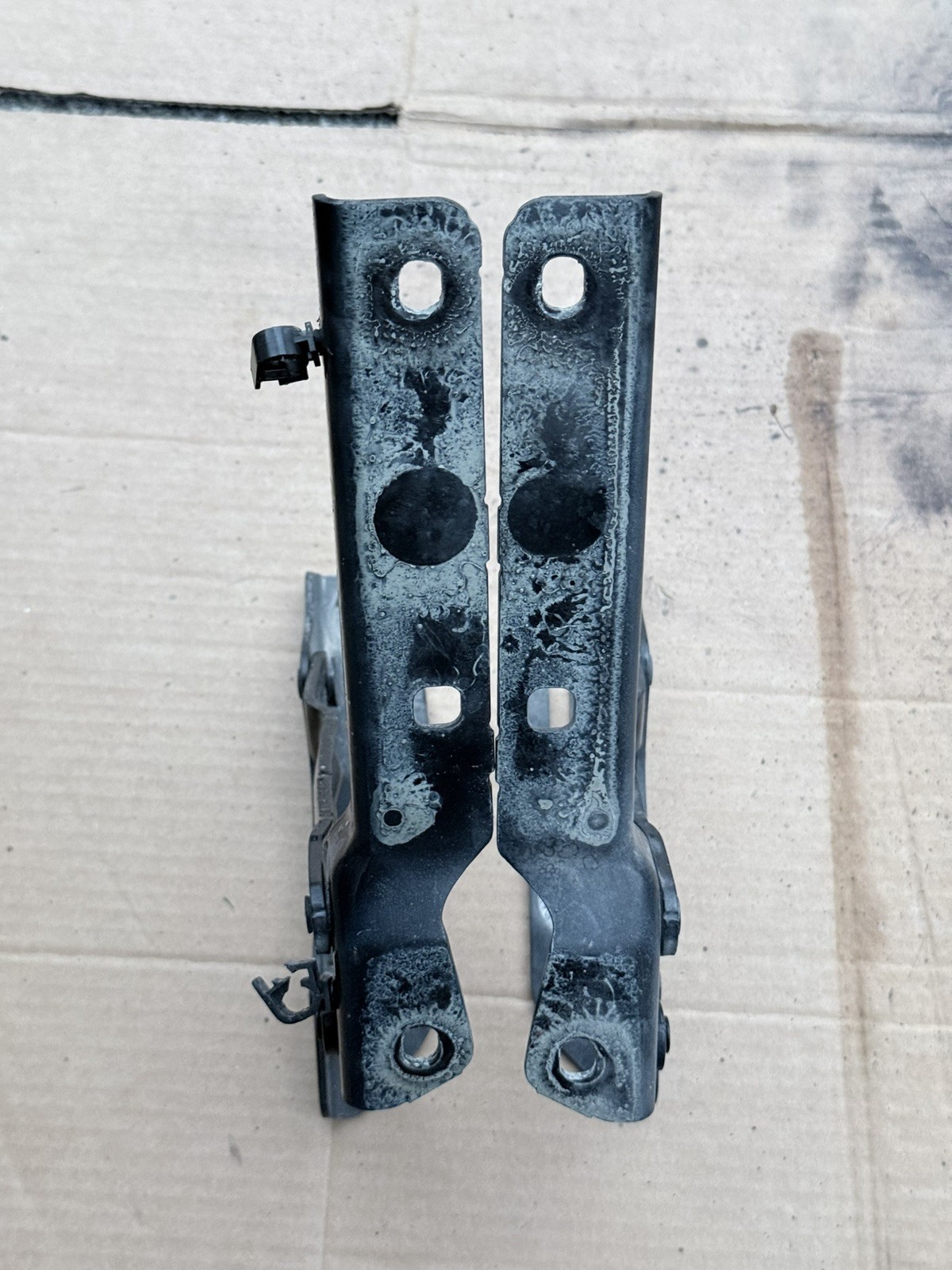 ✅ Tesla Model S Bonnet Hood Hinge Bracket SET Front Left Right 2012-2020 OEM