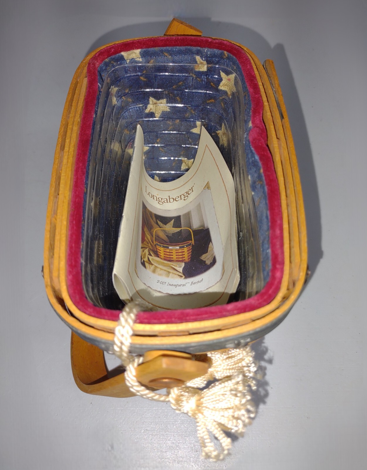 Longaberger 2001 Inaugural Basket with swinging handle