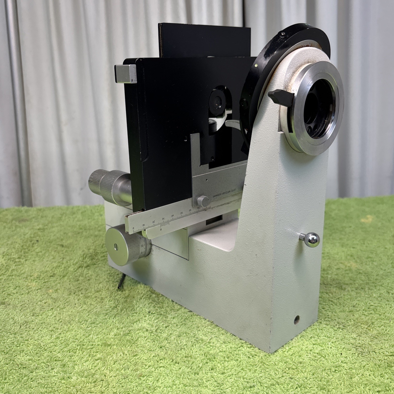 Ernst Leitz Wetzlar Microscope fluorescence? stage rotating mirrored condenser?