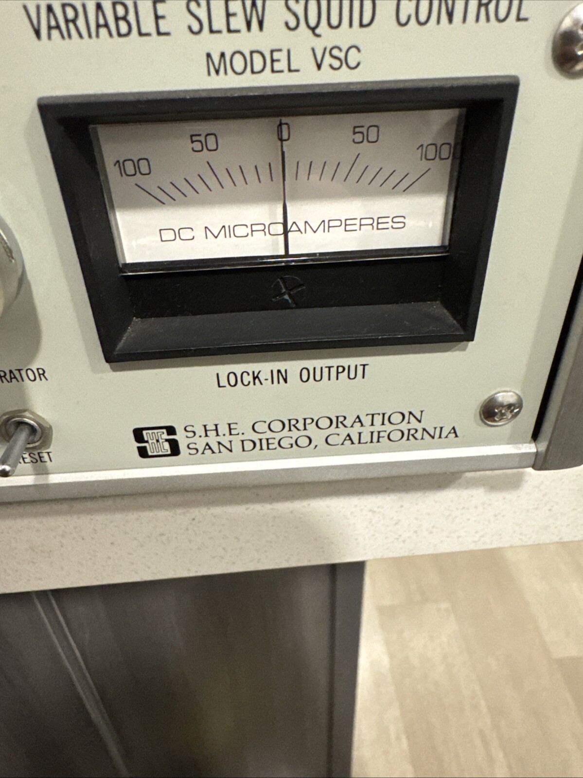 S.H.E. Corporation Squid Control Model 30