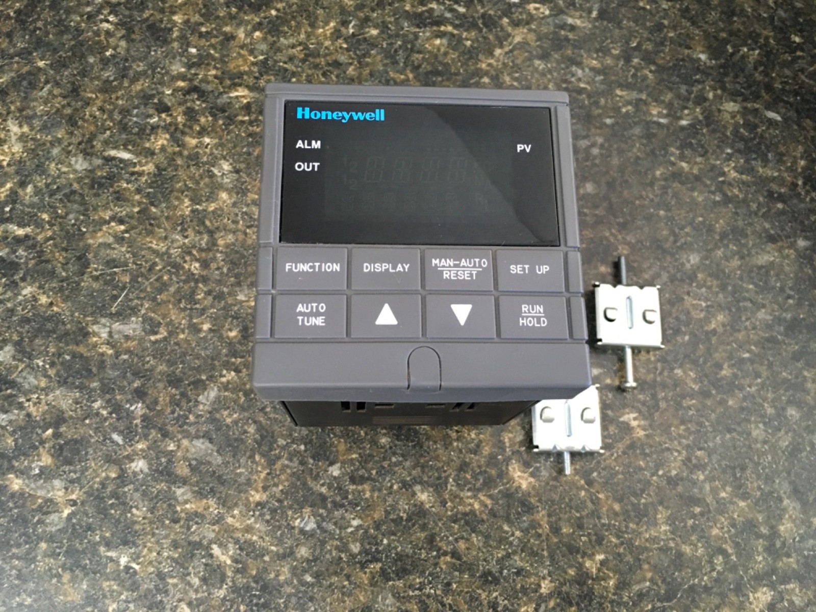 Honeywell DC230B-EE-00-10-0000000-00-0 Temperature Controller 90-250VAC