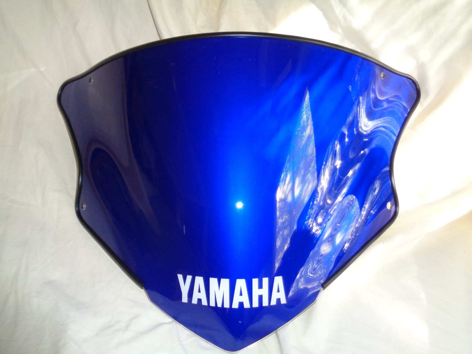 NEW YAMAHA SNOWMOILE   OEM Windshield  8GN-77210-10 LOW  BLUE PHAZER