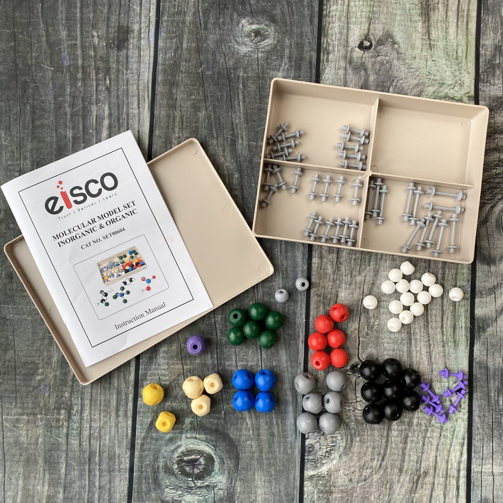 EUC Eisco Molecular Model Set Inorganic & Organic Chemistry Case + 95 Pieces