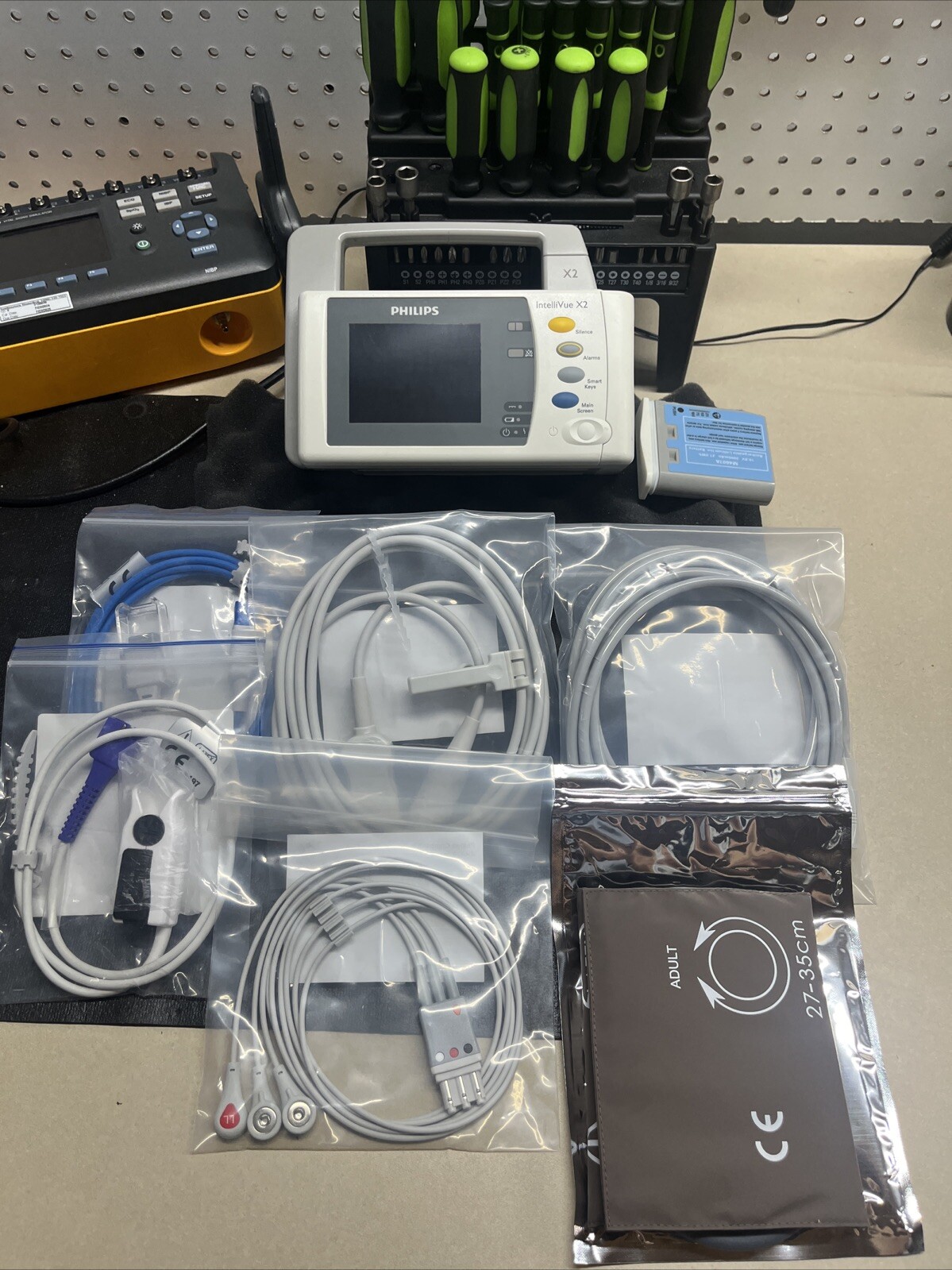 Philips IntelliVue X2-New Battery-New Accessories-Patient Ready ￼