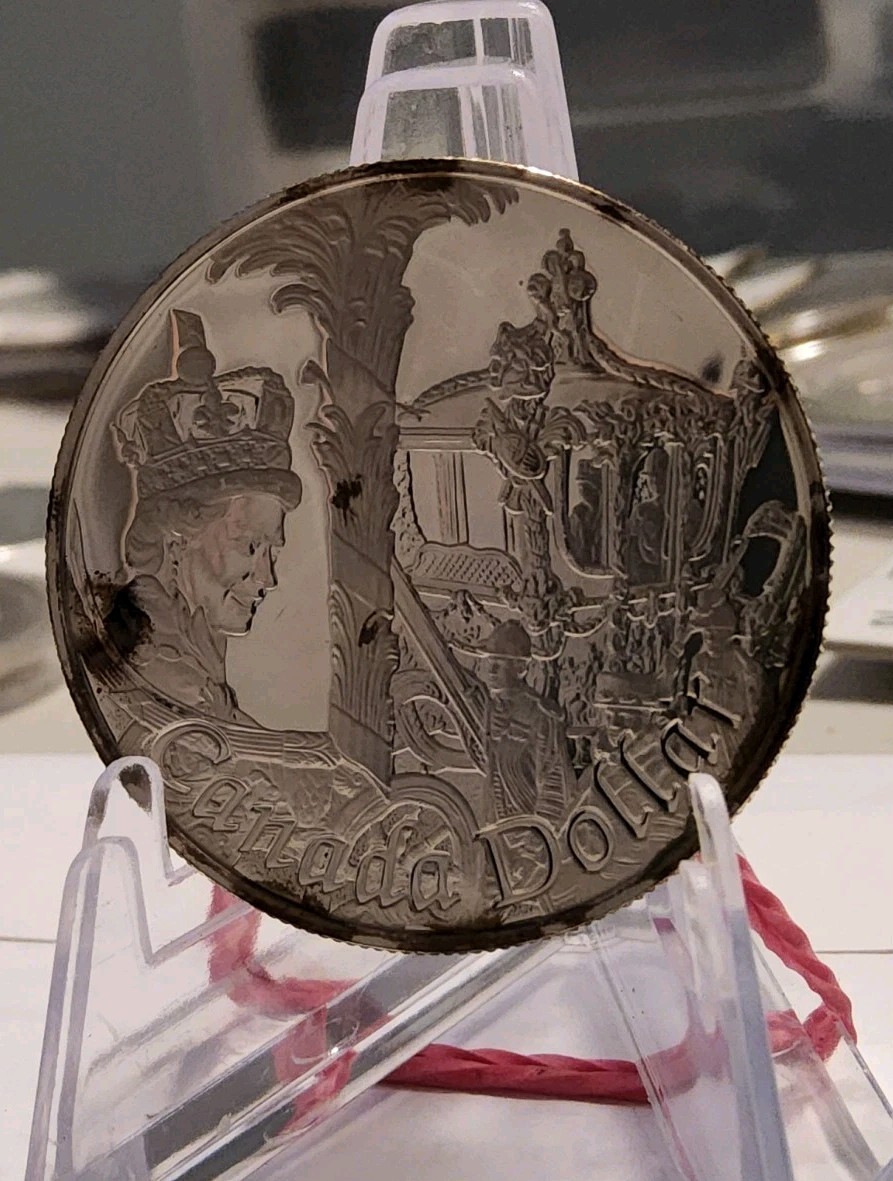 2002 Canada $1 Silver Dollar Queen Elizabeth II Golden Jubilee “aug71” Proof