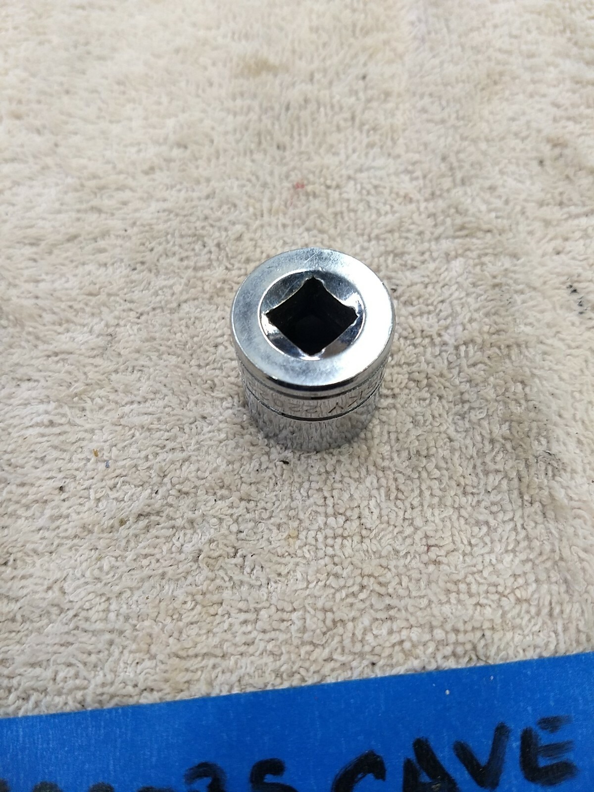 Husky USA 22022 11/16" 6pt 3/8dr Std Socket