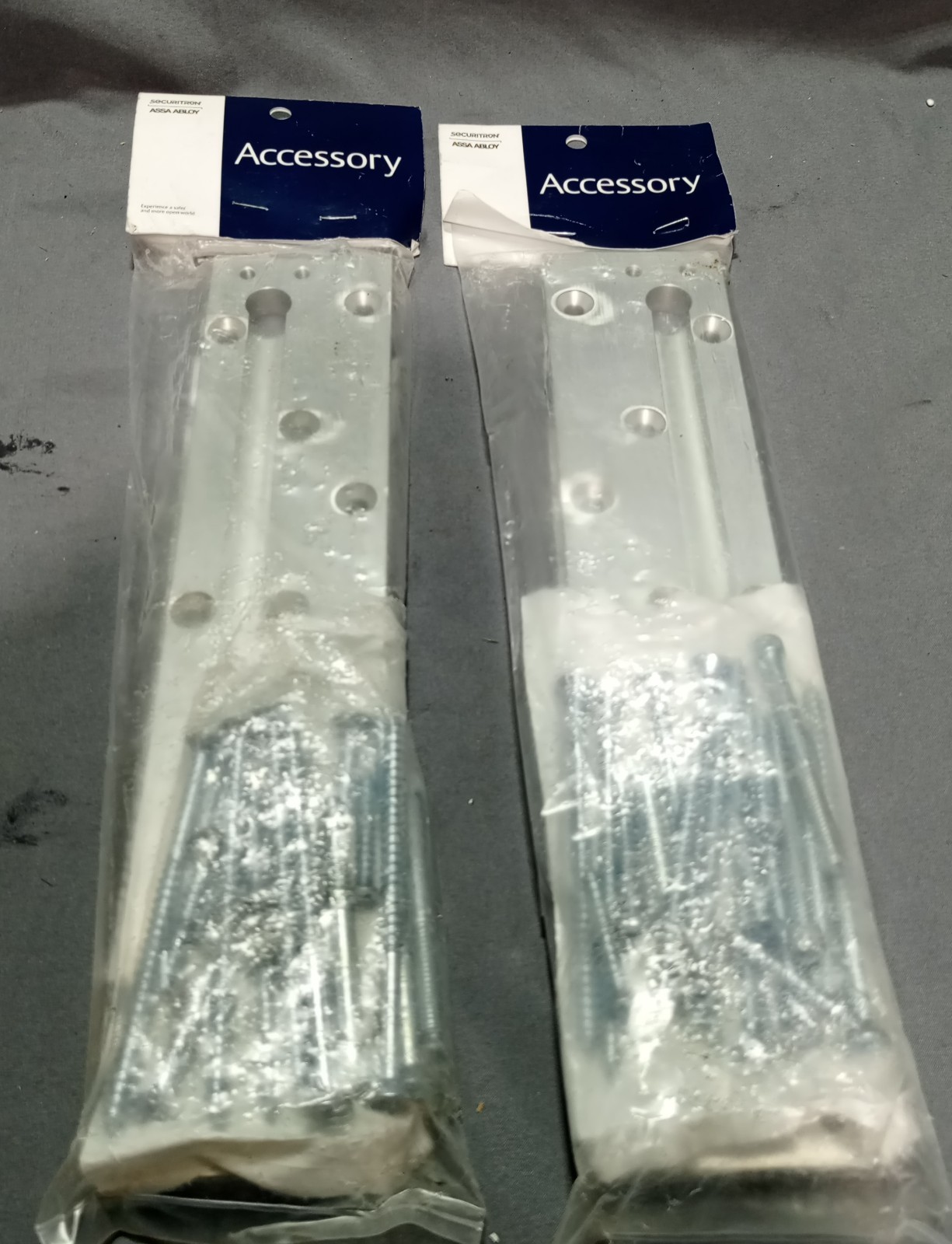 Lot Of 2 Assa Abloy CWB-82CL