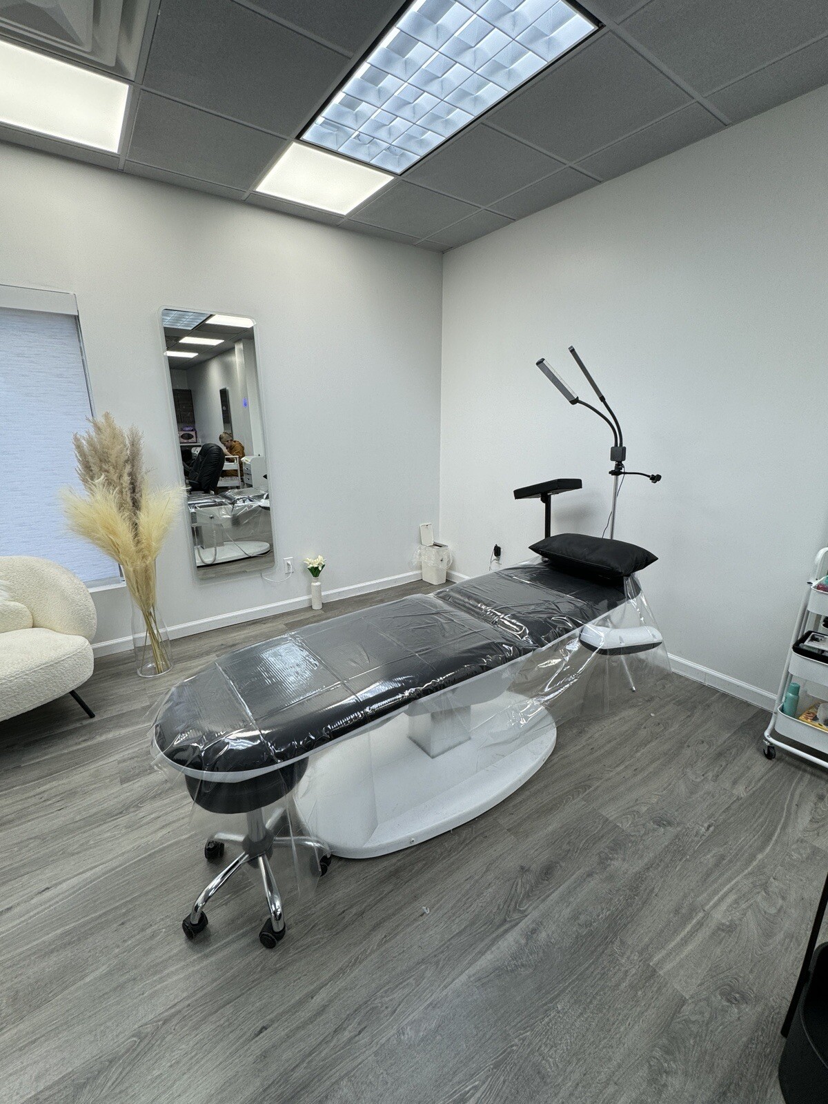 Electric Lash Bed/ Esthetician / Massage