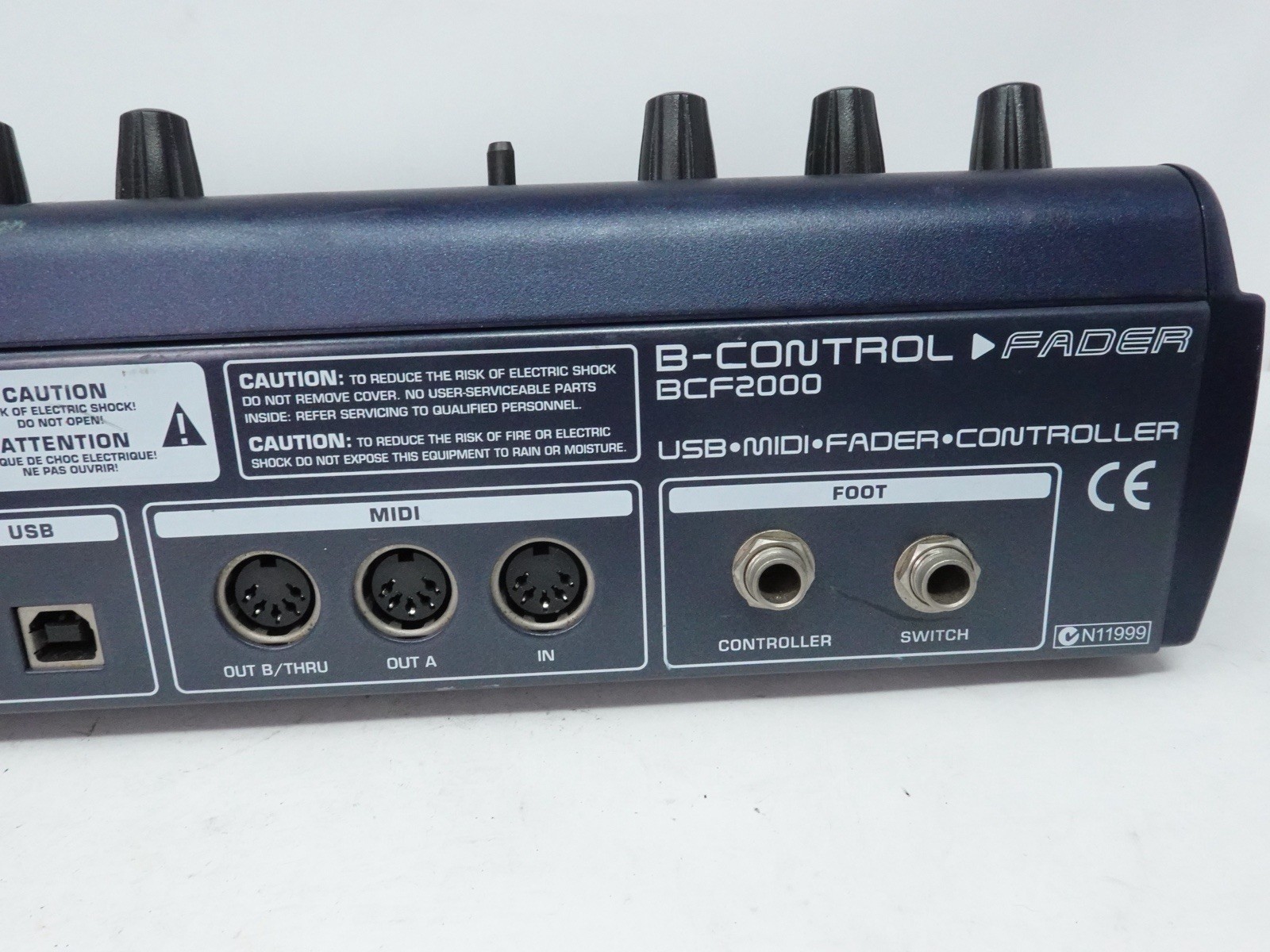 *FOR PARTS* Behringer BControl Fader BCF2000 USB MIDI Controller Motorized Mixer