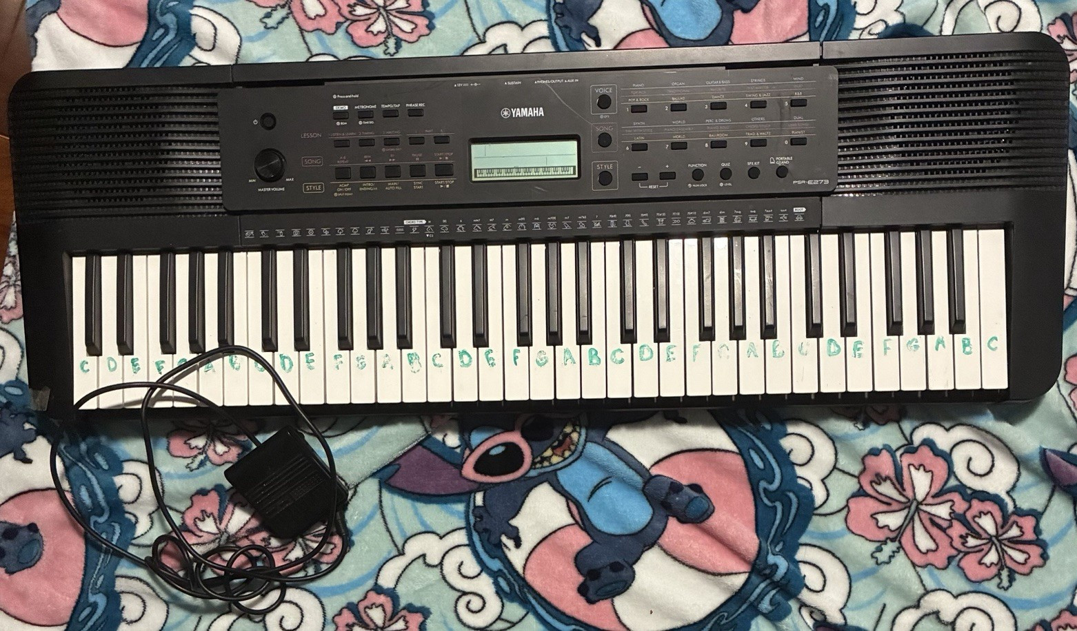 New Yamaha black keyboard piano, sustain cord only. NOT TESTED.