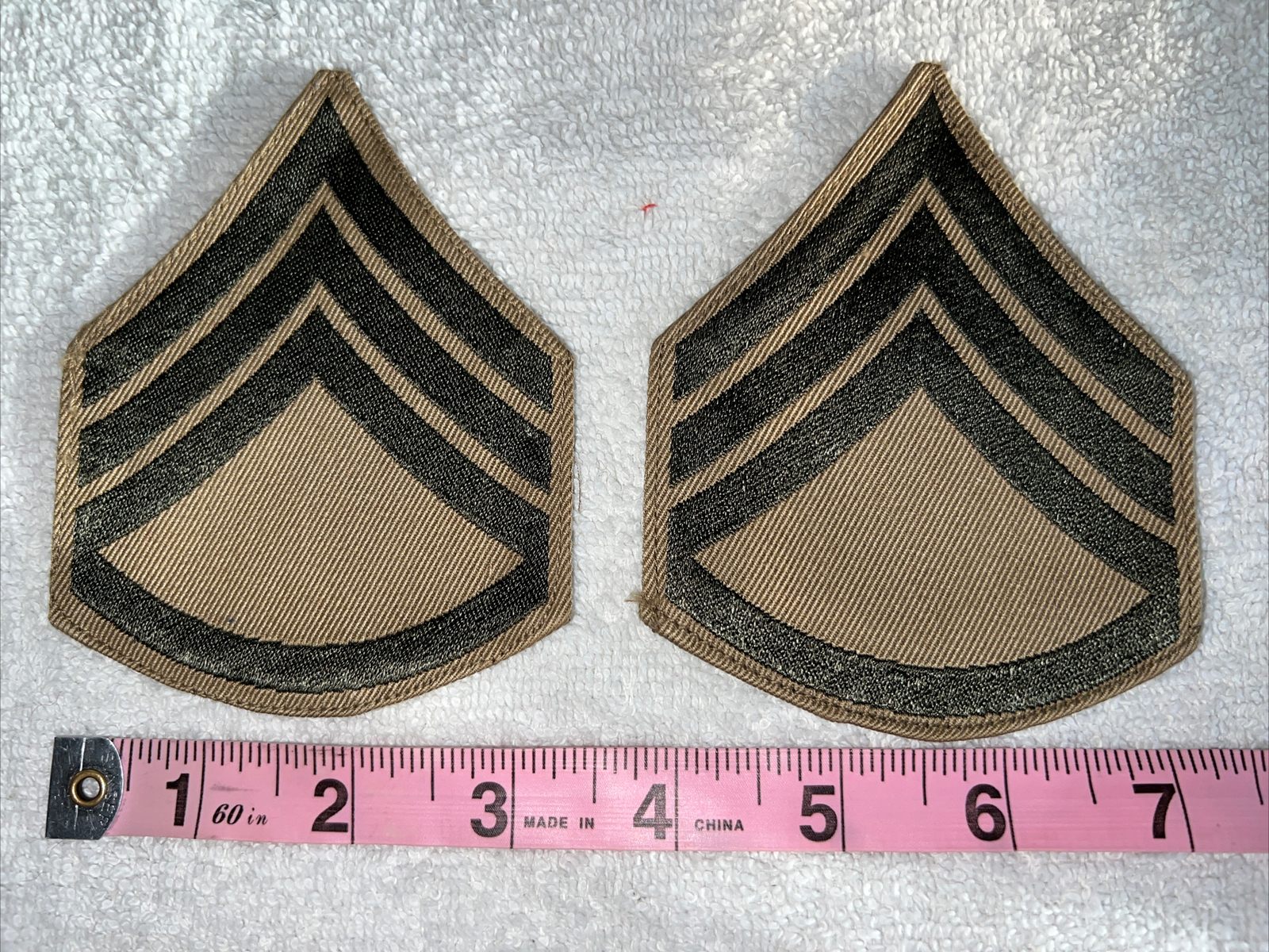 Original Late WW2/Korean War Pattern USMC Platoon Sergeant Chevron -2 Patches