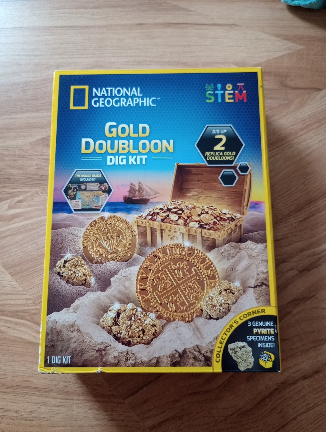National Geographic Gold Doubloon Dig Kit 2 Replica Dubloons & Pyrite Specimens