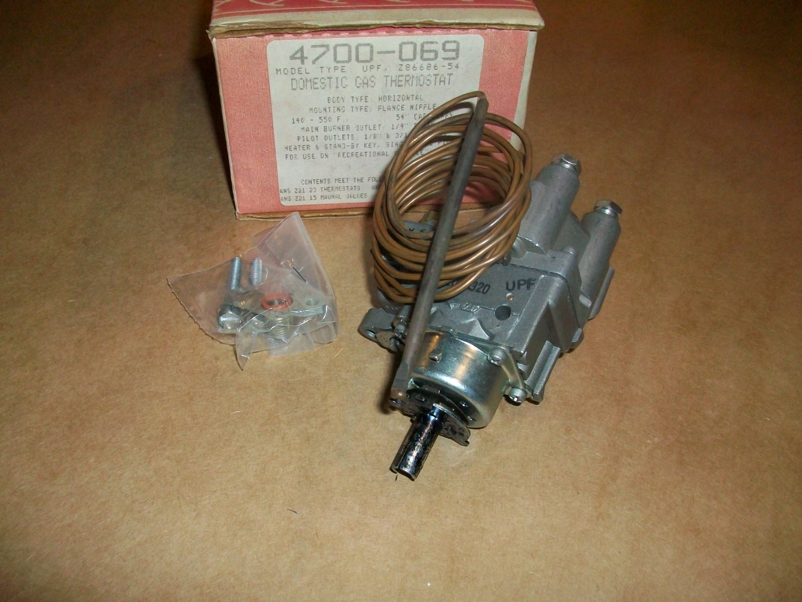 ROBERTSHAW 4700-069 DOMESTIC GAS THERMOSTAT 140°-550°F   54" CAPILLARY  NEW