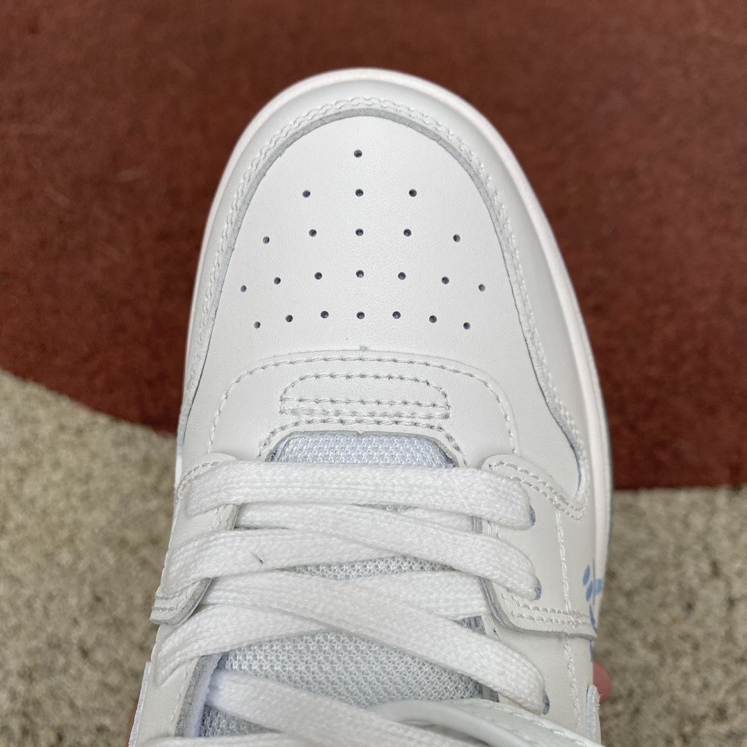 OFF-WHITE Out Of Office Two-Tone Arrow Logo