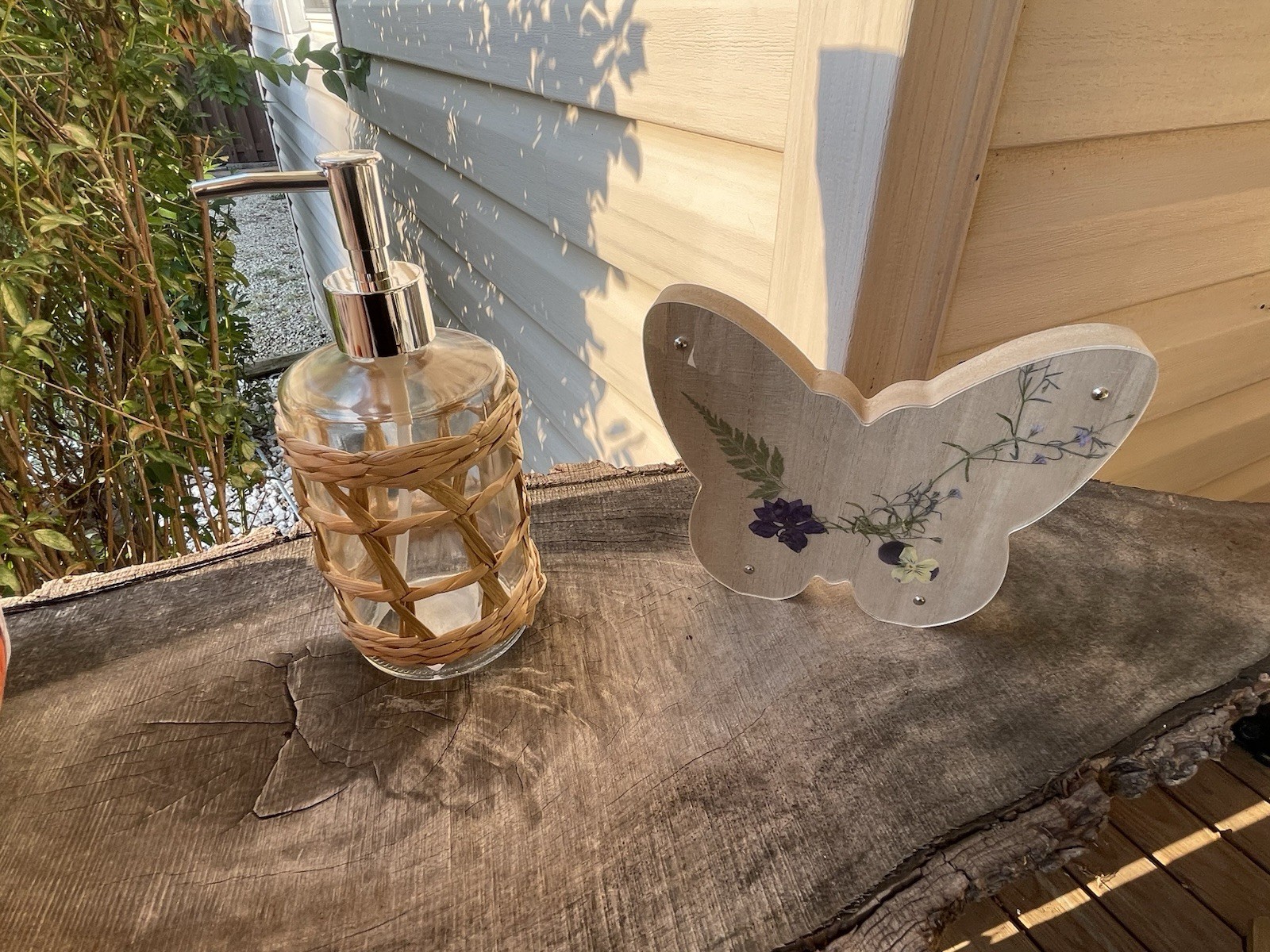 2 Pc Bath Set 8”Glass Soap Dispenser 6.5”Wood butterfly wall decor Dried Flowers