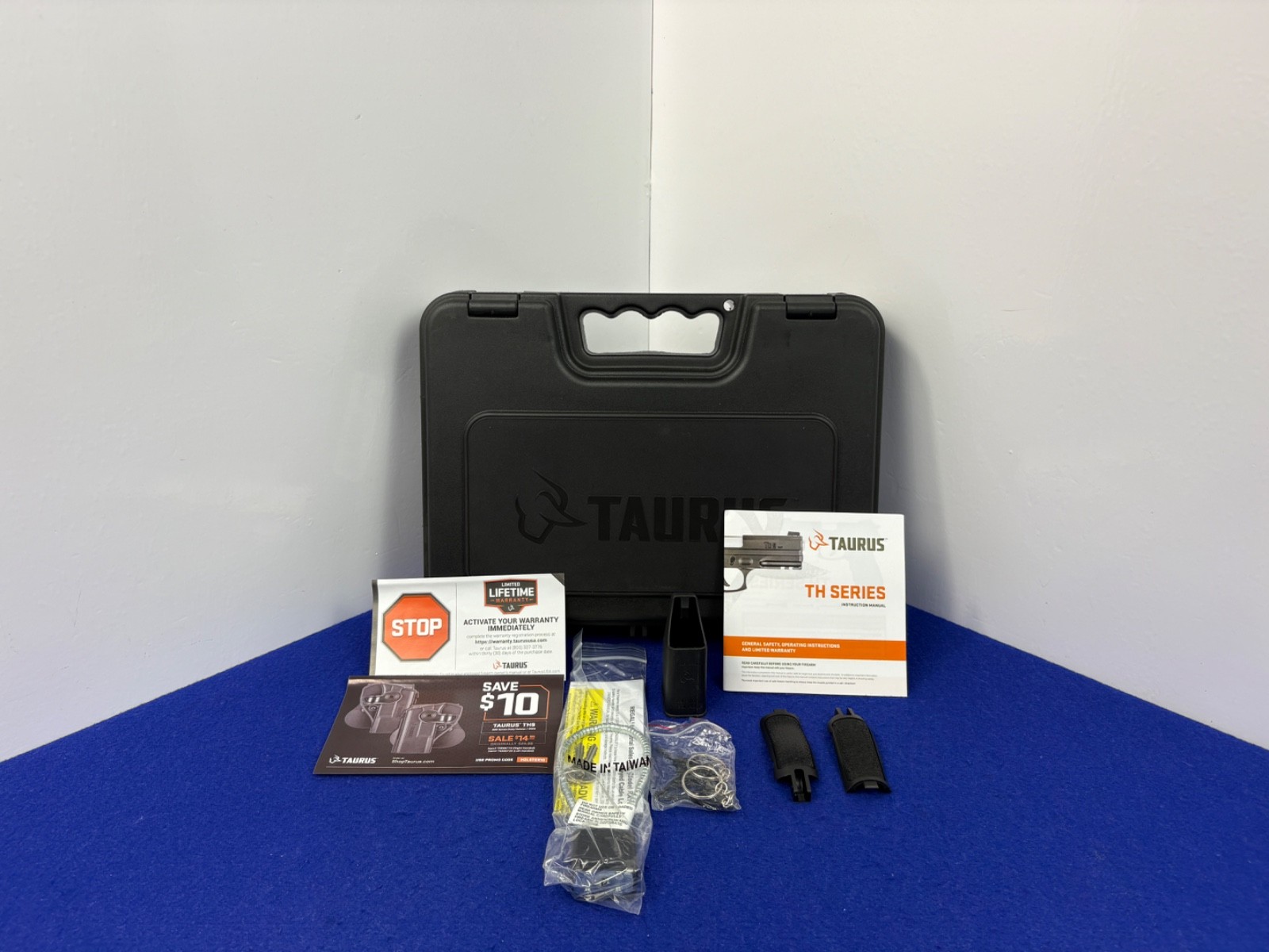 Taurus TH9 9mm Factory Hard Pistol Case With Manual And Accessories